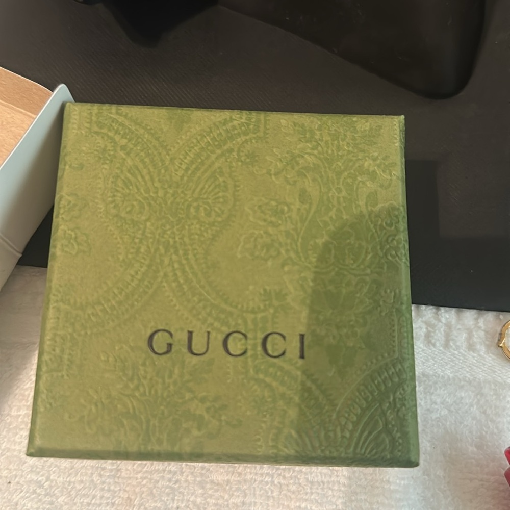925 Gucci Silver Ring with Blue Detailing - Picture 4 of 6